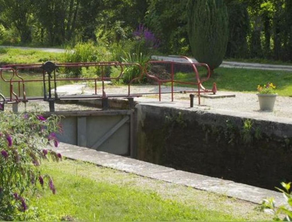 Le Clos Du Murier Chassignelles Bagian luar foto